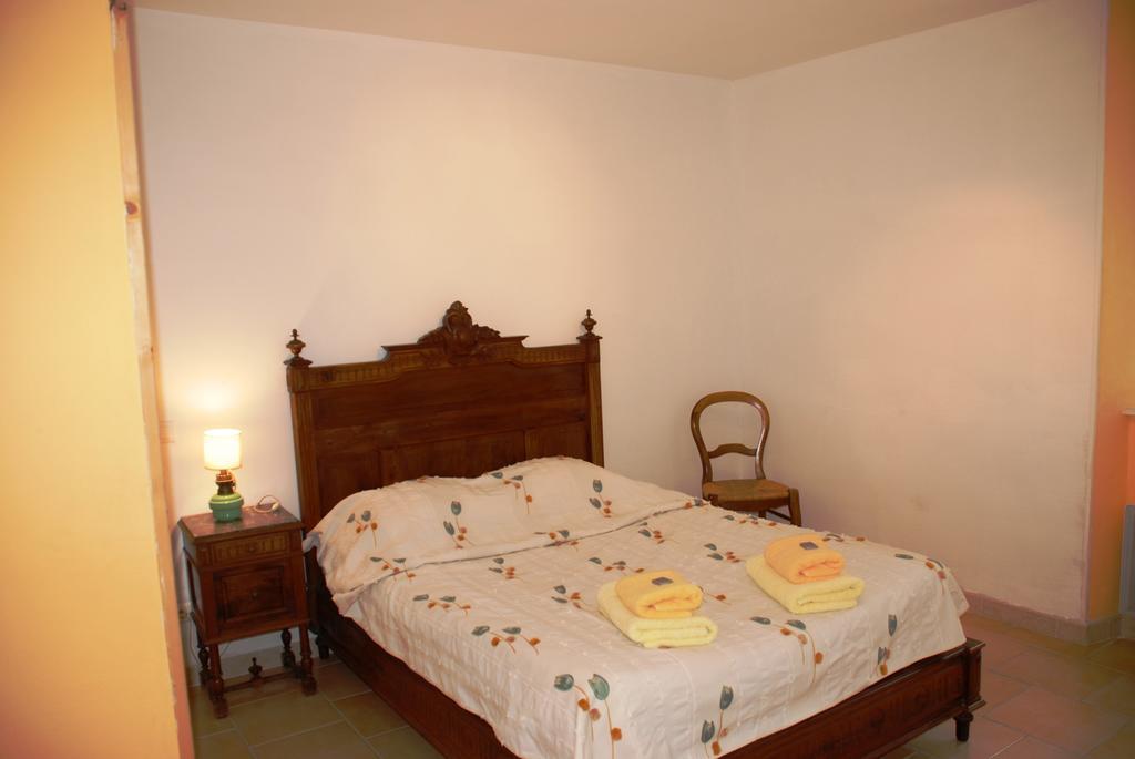Les Jardins Du Mas Evesque Bed & Breakfast Rousson  Room photo